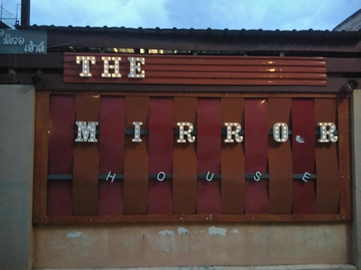 チエンマイThe Mirror Houseアパートメント エクステリア 写真